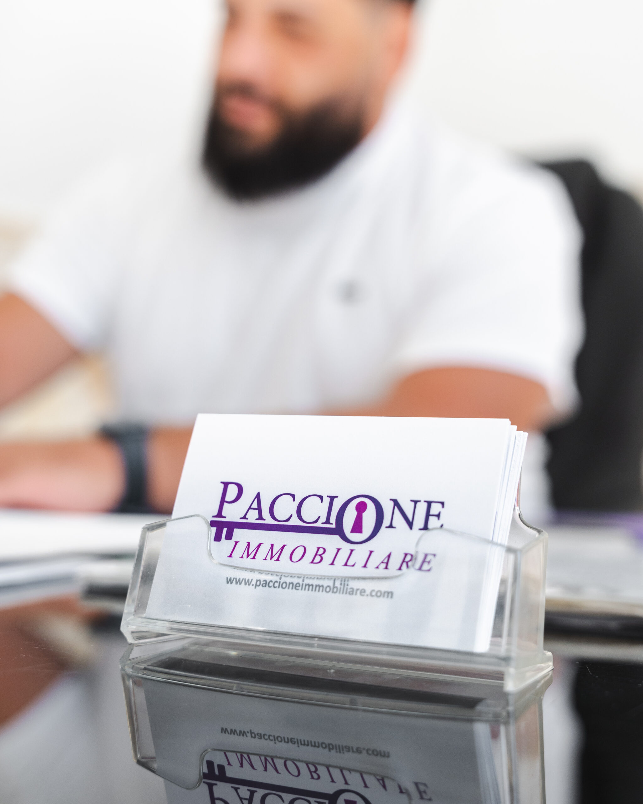 Domenico Paccione durante una consulenza